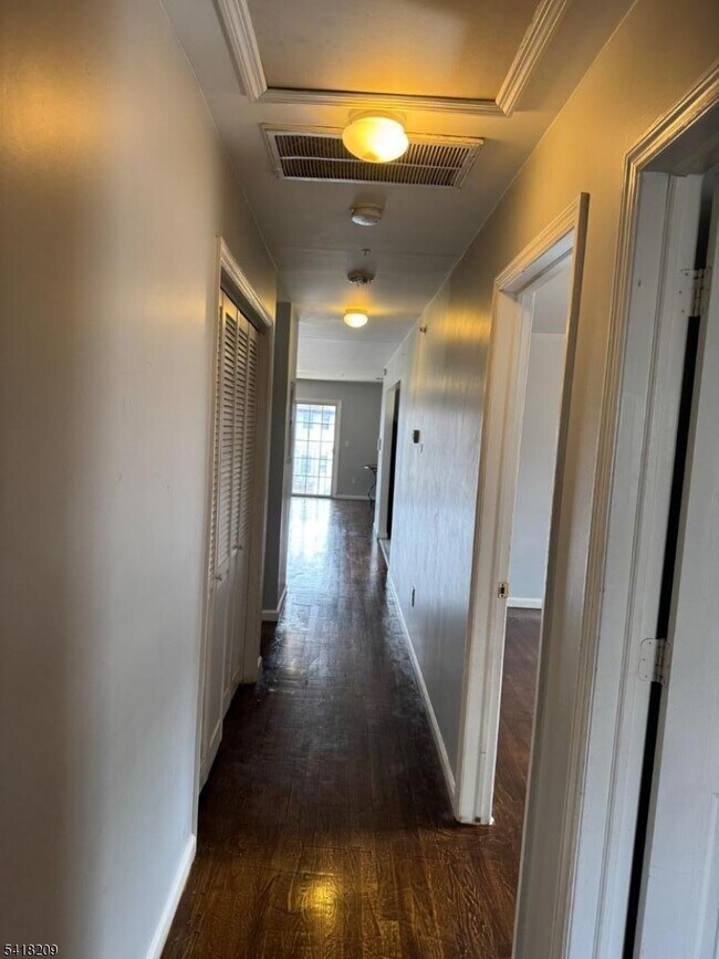 Building Photo - 39 Hedden Terrace