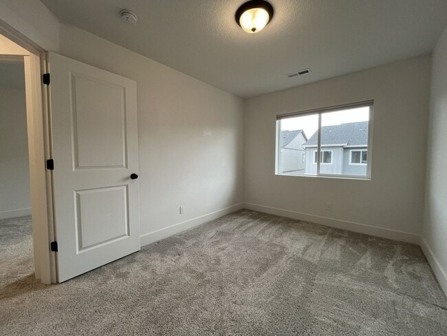 Building Photo - Modern 2022-Built 3-Bedroom Home with Open Layout, Entertainer’s Kitchen. Near Parks & Playgrounds