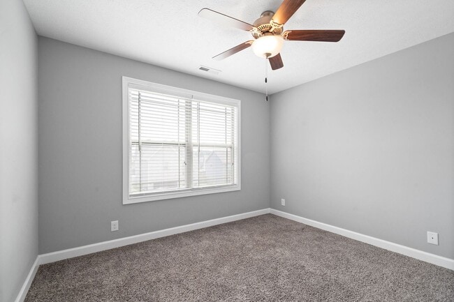 Building Photo - Gorgeous Single-Family with a Large Fenced Backyard!