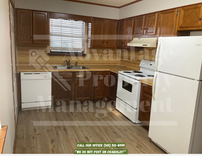 Building Photo - 2 Bedroom 1 Bathroom in Quadplex --ALL ELECTRIC