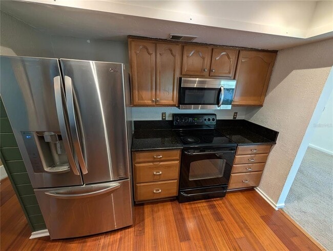 Building Photo - 719 Regent Cir S