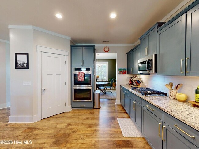 Building Photo - 604 Muscadine Ln