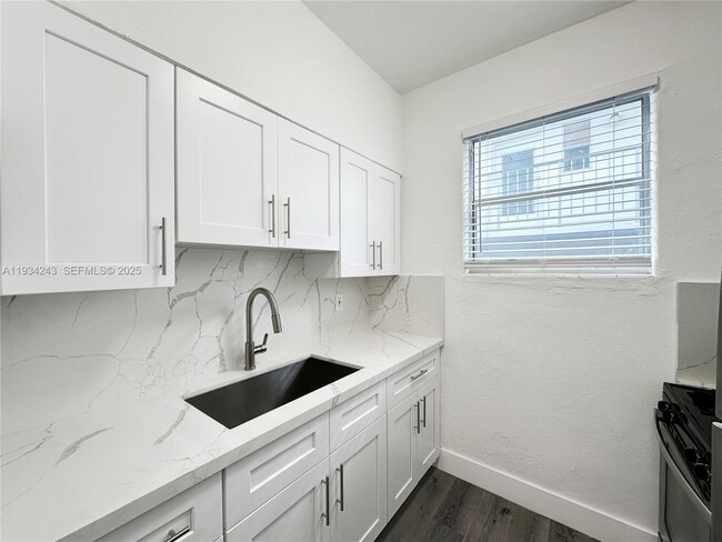 Building Photo - 900 Jefferson Ave