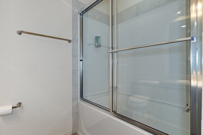 Building Photo - 10229 W Middleburg Loop