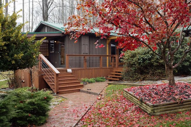 Building Photo - 521 Baywood Dr