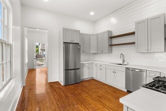 Building Photo - Gorgeous Historic Renovation! One block of...