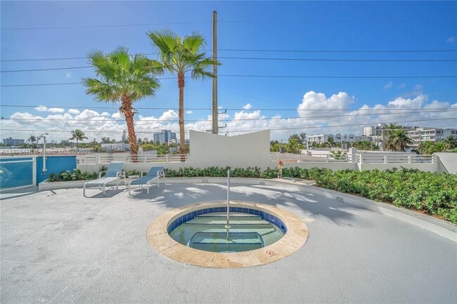 Building Photo - 7600 Collins Ave