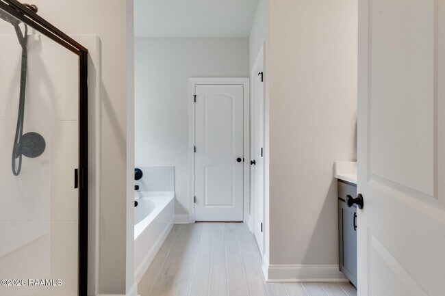 Building Photo - 106 Virtuous St