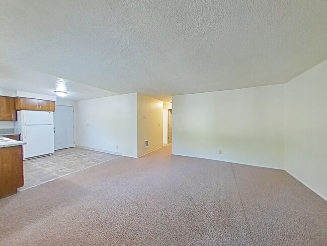Building Photo - Cozy 3 Bedroom Home Surrounded by Trees - ...