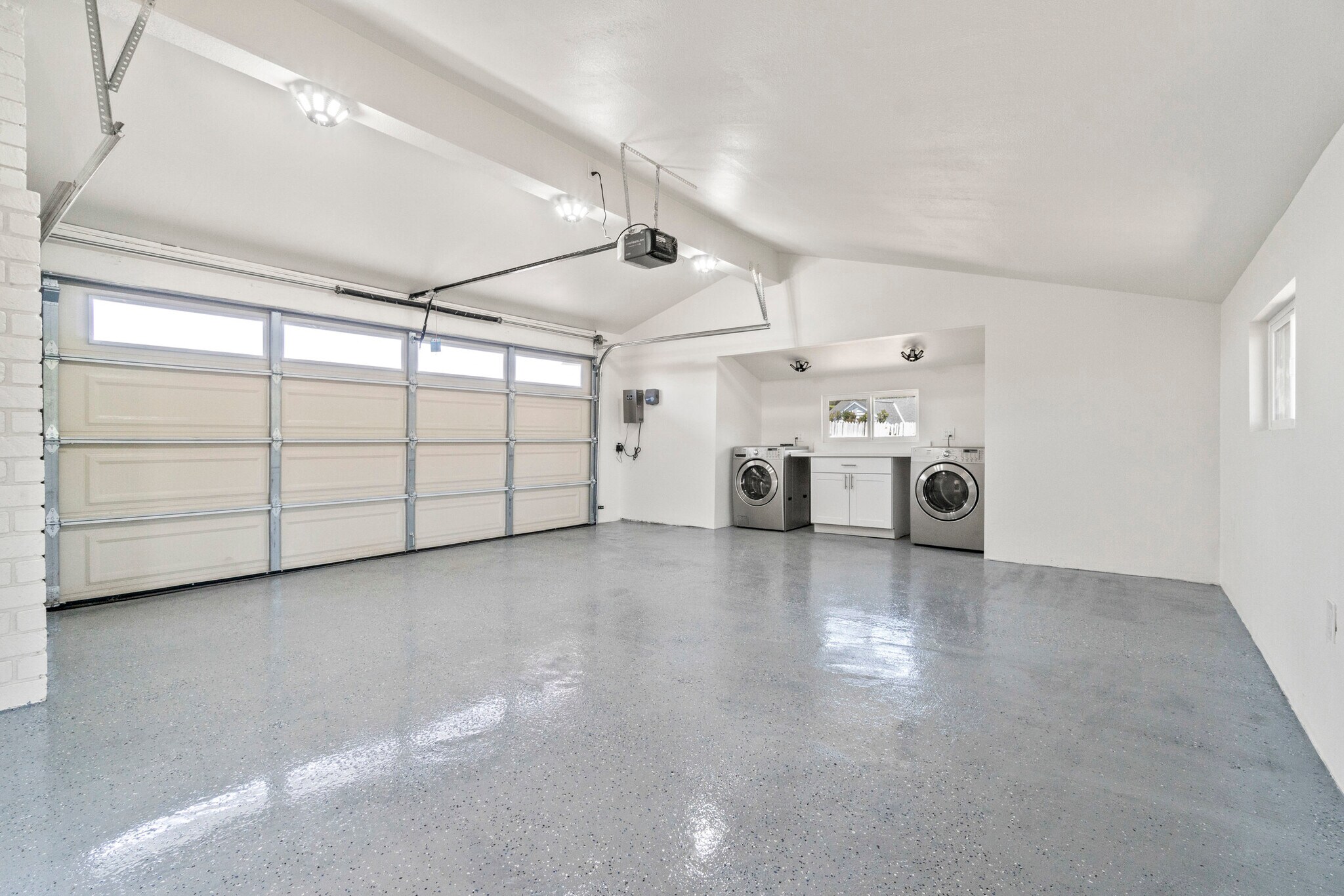 Building Photo - 1060 Palisair Pl