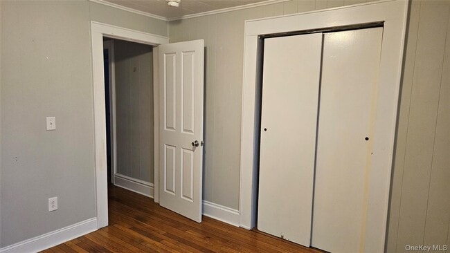 Building Photo - 192 Main St