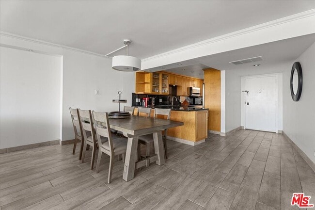 Building Photo - 4316 Marina City Dr