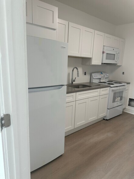 Primary Photo - 243 Ward Ave