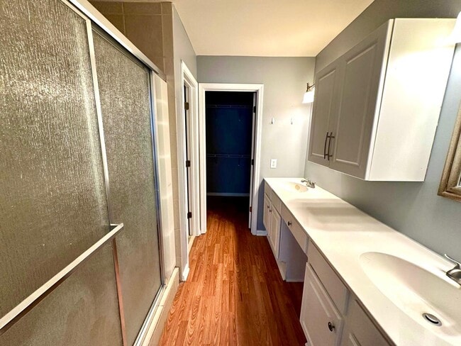 Building Photo - 2029 Chinabrook Ct