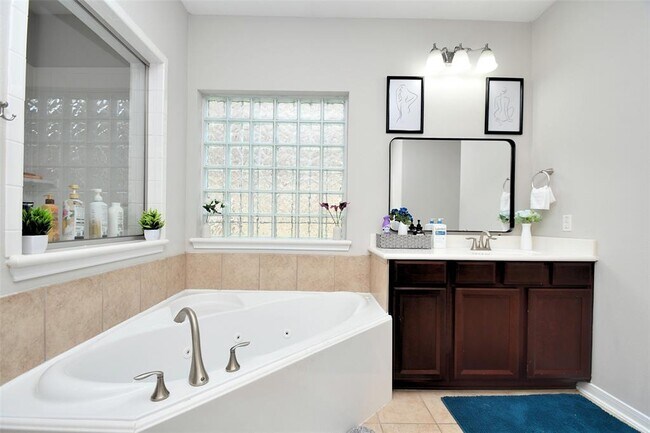 Building Photo - 6027 Opal Crest Ln