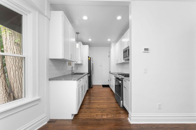 Building Photo - 5119 Blaesi St