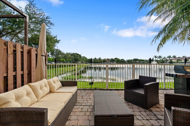 Building Photo - 8618 NW 113th Ct