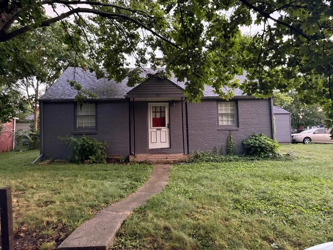 Primary Photo - 751 S Miller Ct