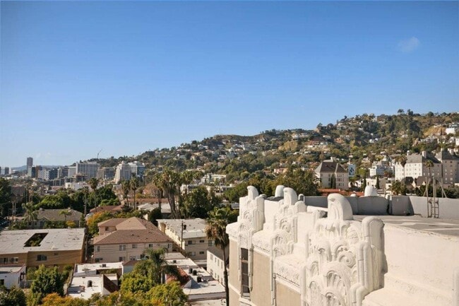 Building Photo - 1314 Hayworth Ave