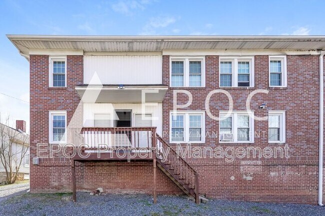 Building Photo - 1007 S Main St