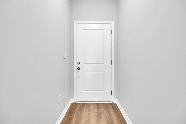 Building Photo - 138 Talladega Dr