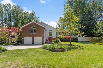 Building Photo - 10613 Howerton Ave