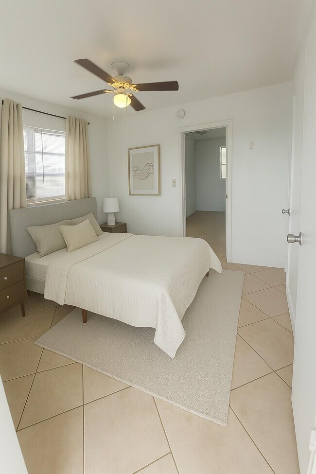 Building Photo - 1960 St