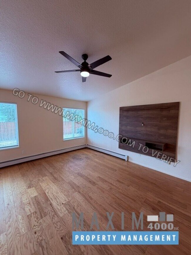Building Photo - 255 Sargent Cir