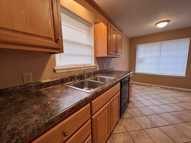 Building Photo - 5629 S Harvard Ct