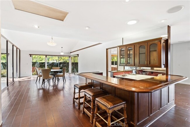 Building Photo - 3713 Dellvale Pl