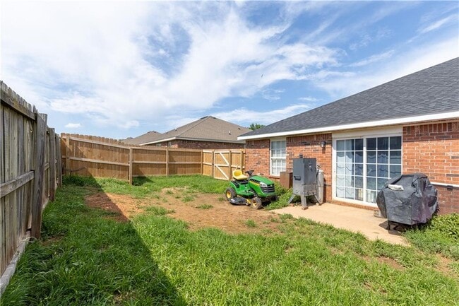 Building Photo - 258 Graystone Cir