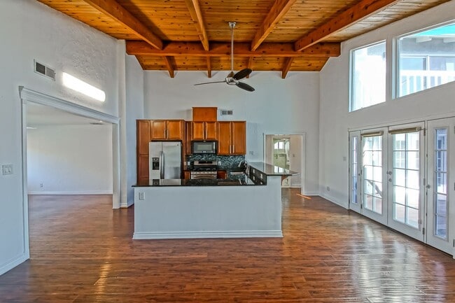 Building Photo - SPACIOUS & AIRY, GOLDEN TRIANGLE 4BR3BA HOME W/ CITY/MOUNTAIN VIEWS, OPEN & AIRY LIVING SPACE & S...