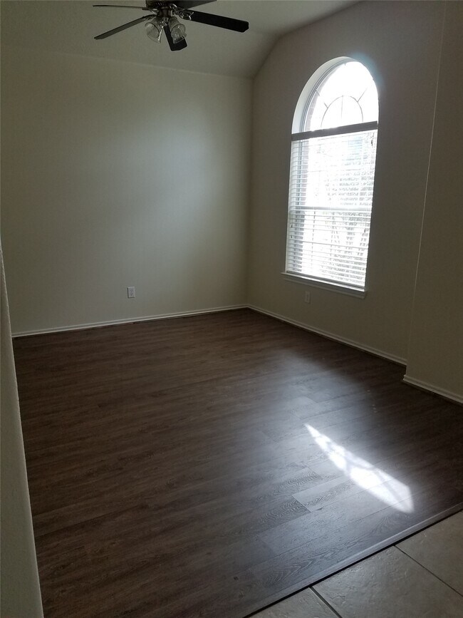 Building Photo - 25814 Orchard Knoll Ln