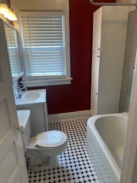 Building Photo - 4802 Capitol Ave