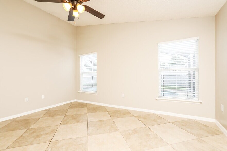 Building Photo - 17510 Silver Creek Ct