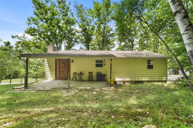 Building Photo - 40 Grand St