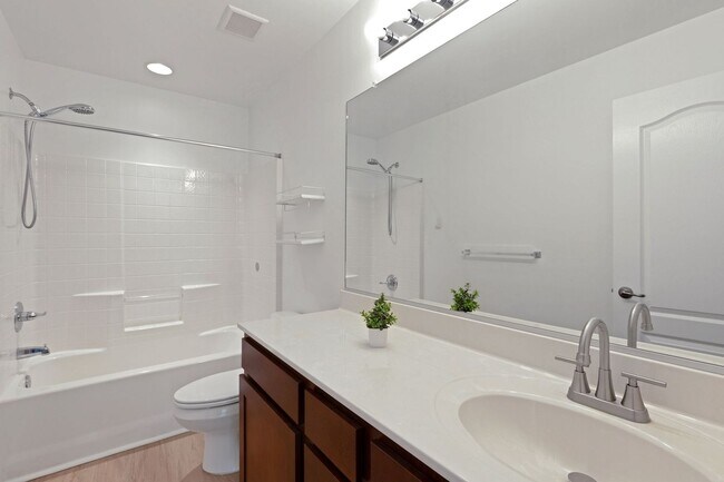 Building Photo - Stunning 3BR/3.5BA Townhome | 2,300+ Sq Ft...