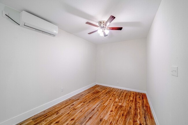 Building Photo - 7815 Encinita Dr