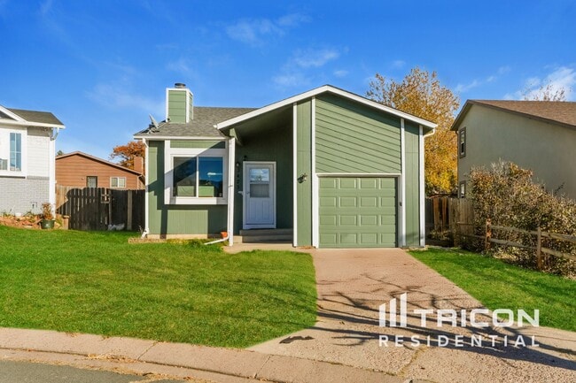 Building Photo - 3425 Briarknoll Dr