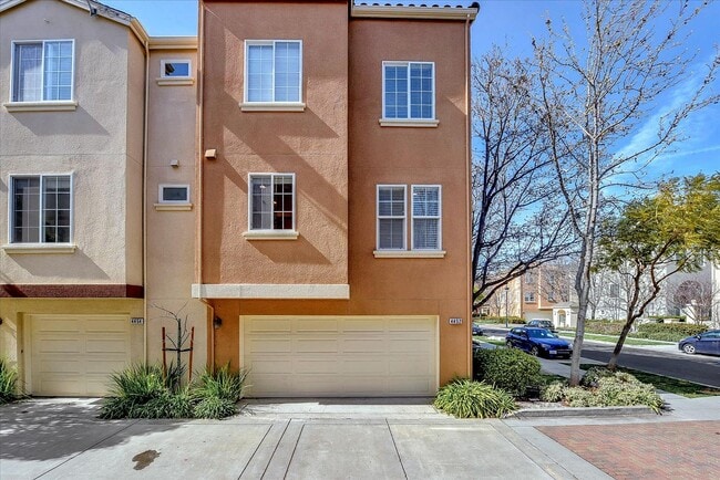 Building Photo - PRIME CORNER HOME NEAR TRAILS LIGHT-FILLED...
