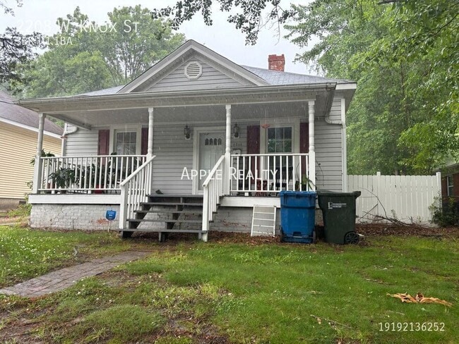 Building Photo - 2208 W Knox St