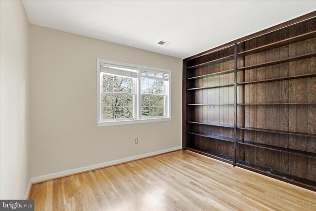 Building Photo - 4635 Linmar Ct