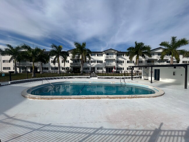 Building Photo - 3706 Broadway