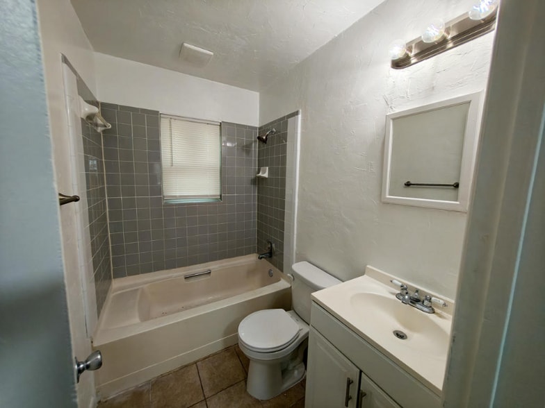 Building Photo - 202 Margaret Lee St