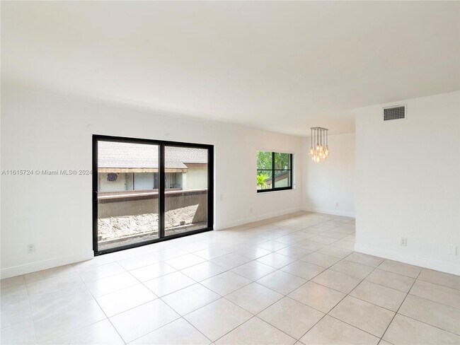 Building Photo - 11549 SW 109th Rd
