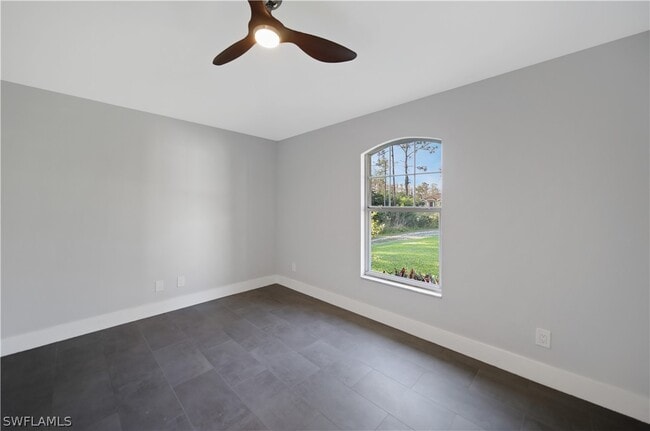 Building Photo - 390 35th Ave NE