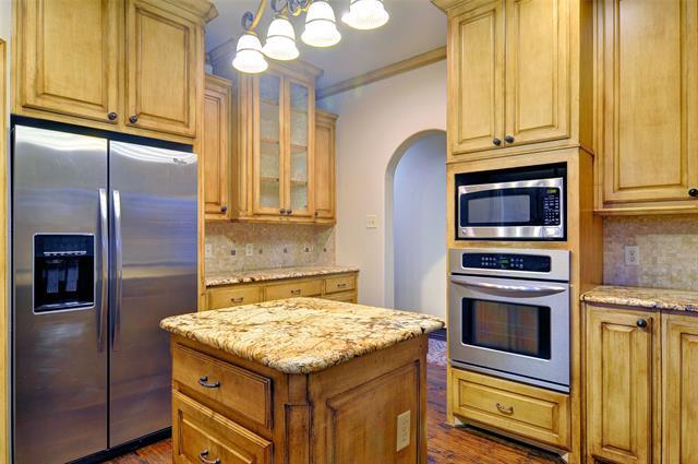 Building Photo - 3407 Penticost St