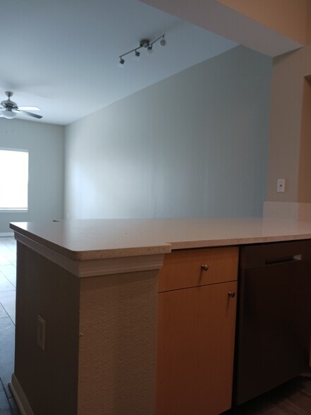 Building Photo - 200 4th Ave S