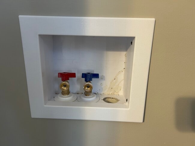 Building Photo - Cranston