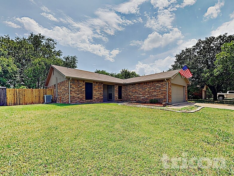 Building Photo - 2537 Rialto Way